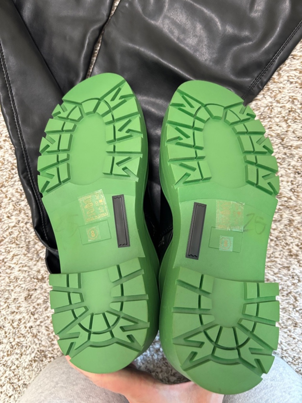 AZALEA WANG Naomi CENTERPIECE 4 WAY STRETCH BOOT IN GREEN - Picture 4 of 7